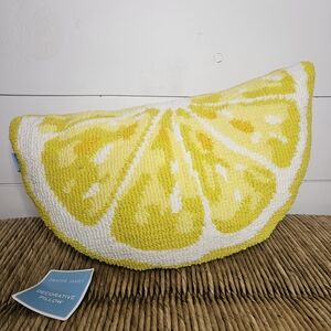 NWT Draper James Yellow Lemon Wedge Indoor/Outdoor Throw Pillow